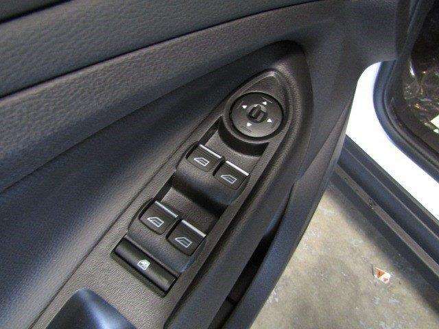 Ford C-Max Hybrid 2016 photo 9